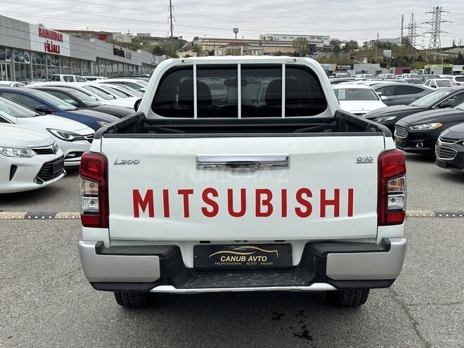 Mitsubishi L200-7