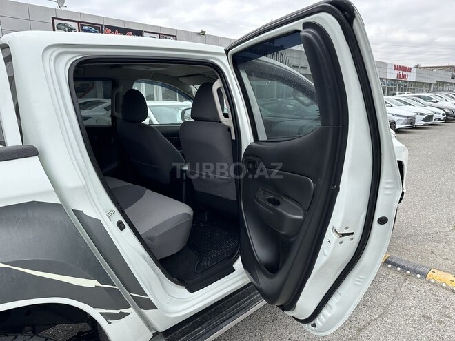 Mitsubishi L200-16