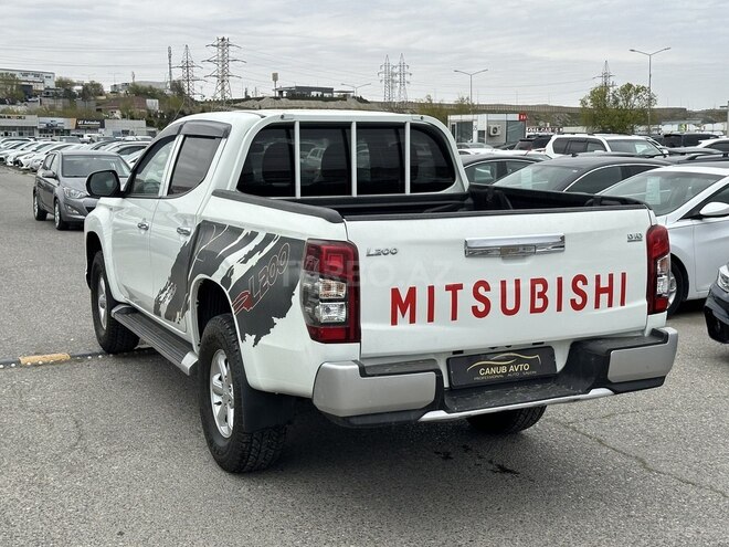 Mitsubishi L200-5