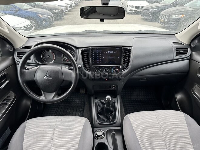 Mitsubishi L200-8