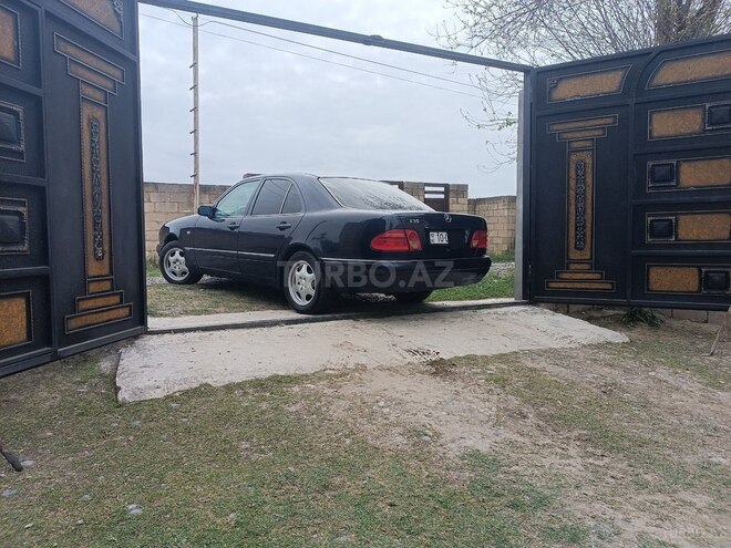 Mercedes E 230 1996, 418,455 km - 2.3 l - Sabirabad
