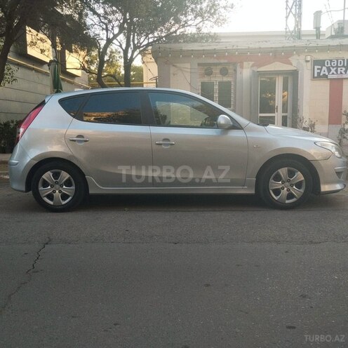 Hyundai i30 2011, 280,000 km - 1.4 l - Şəki