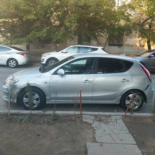 Hyundai i30 2011, 280,000 km - 1.4 l - Şəki