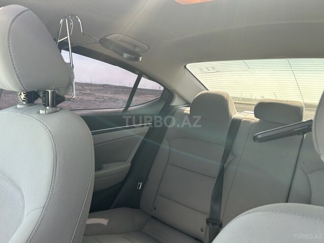 Hyundai Elantra 2018, 213,582 km - 2.0 l - Bakı