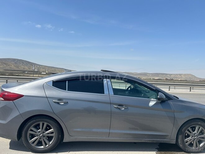 Hyundai Elantra 2018, 213,582 km - 2.0 l - Bakı