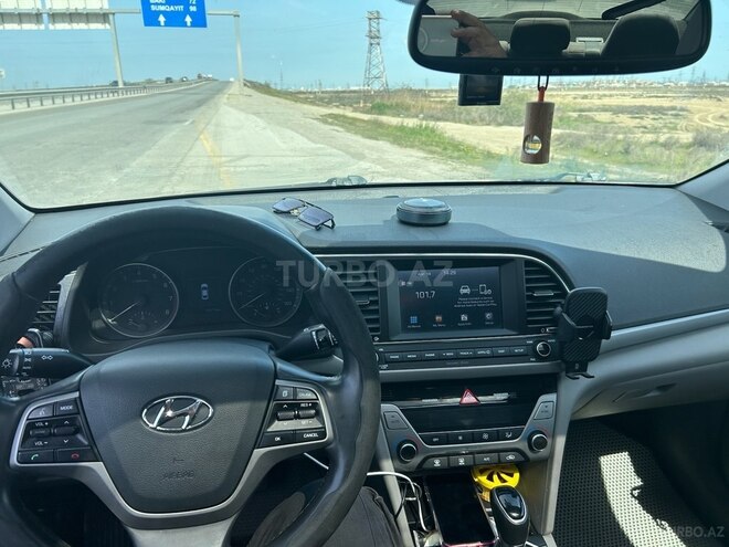 Hyundai Elantra 2018, 213,582 km - 2.0 l - Bakı