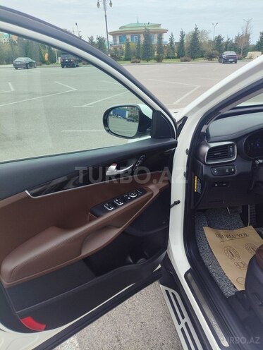 Kia Sorento-8