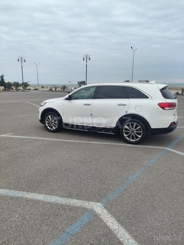 Kia Sorento-13