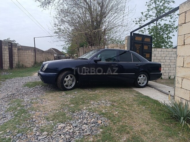 Mercedes E 230 1996, 418,455 km - 2.3 l - Sabirabad