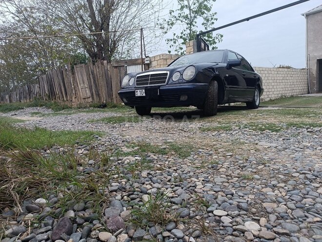 Mercedes E 230 1996, 418,455 km - 2.3 l - Sabirabad