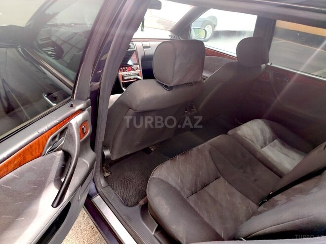 Mercedes E 220 d 2001, 453,255 km - 2.2 l - Bakı