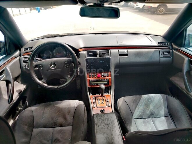 Mercedes E 220 d 2001, 453,255 km - 2.2 l - Bakı