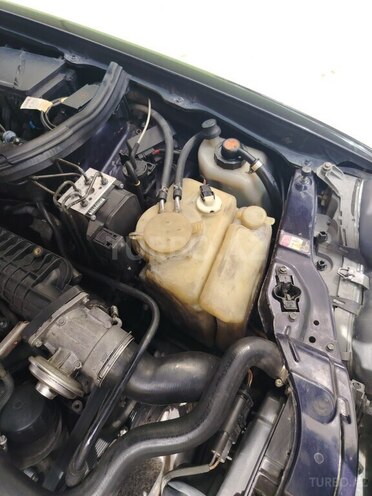 Mercedes E 220 d 2001, 453,255 km - 2.2 l - Bakı