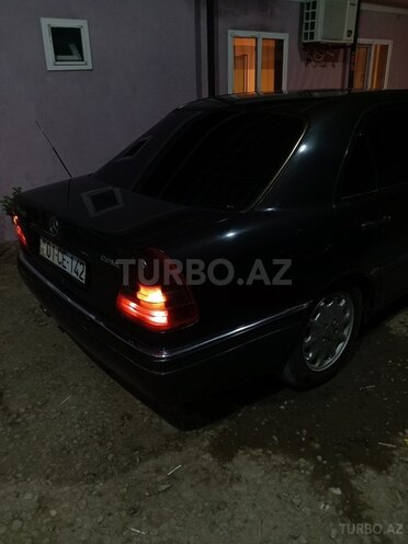 Mercedes C 250 d 1995, 557,892 km - 2.5 l - Salyan