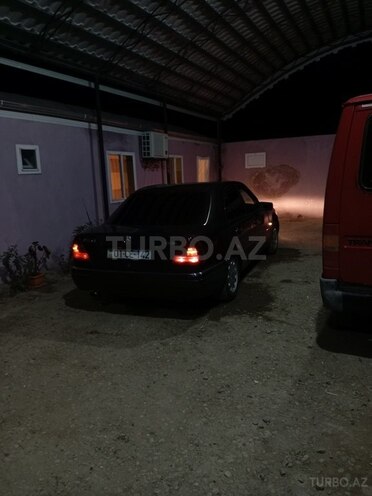 Mercedes C 250 d 1995, 557,892 km - 2.5 l - Salyan