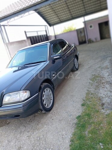 Mercedes C 250 d 1995, 557,892 km - 2.5 l - Salyan