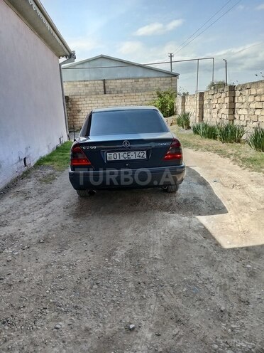 Mercedes C 250 d 1995, 557,892 km - 2.5 l - Salyan