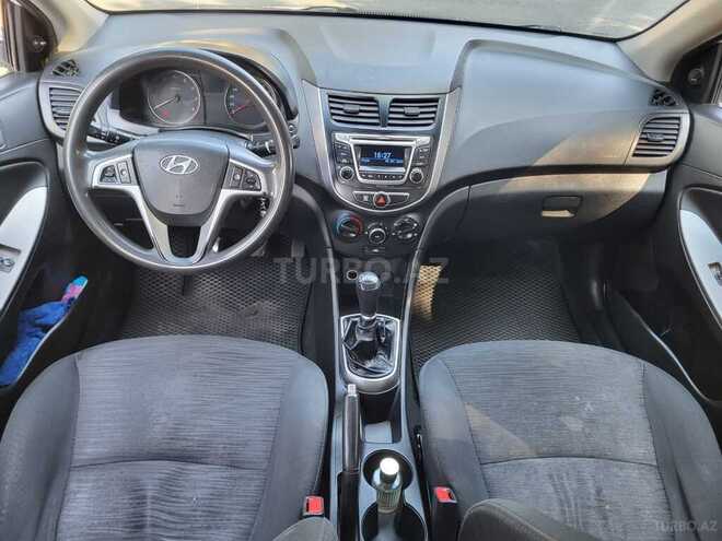 Hyundai Solaris 2015, 370,000 km - 1.4 л - Sumqayıt