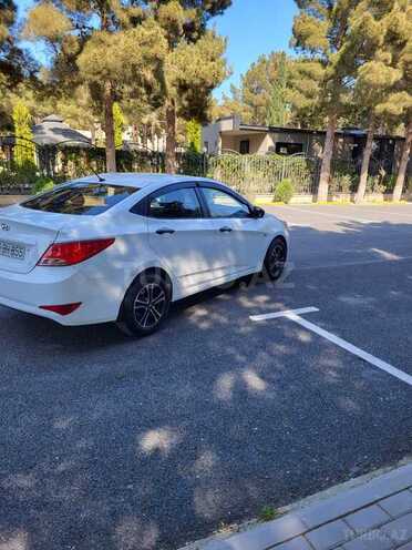 Hyundai Solaris 2015, 370,000 km - 1.4 л - Sumqayıt