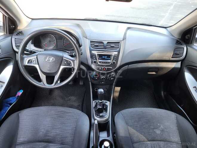 Hyundai Solaris 2015, 370,000 km - 1.4 л - Sumqayıt