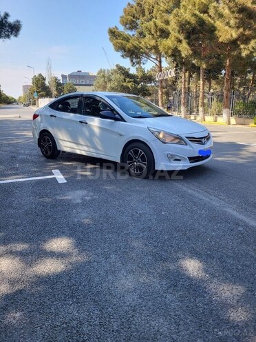 Hyundai Solaris 2015, 370,000 km - 1.4 л - Sumqayıt