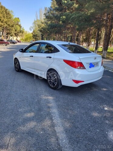 Hyundai Solaris 2015, 370,000 km - 1.4 л - Sumqayıt