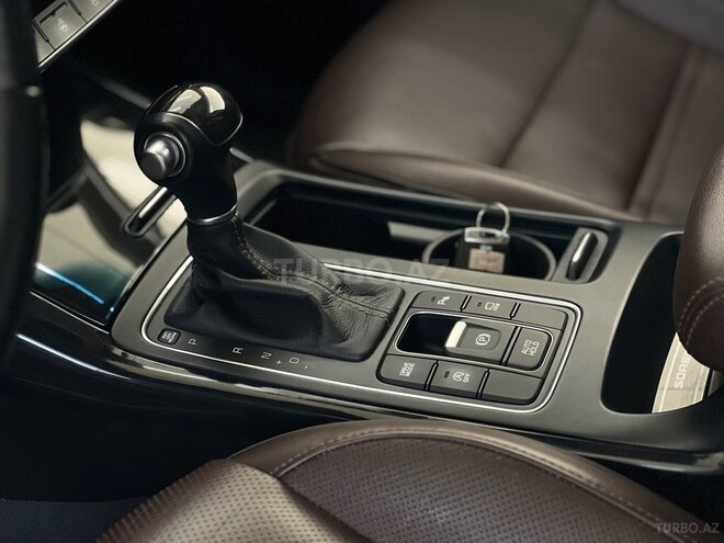 Kia Sorento-24