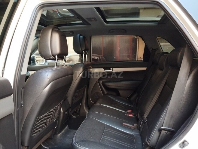 Kia Sorento-13