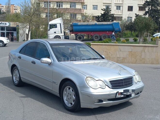 Mercedes C 220 d 2002, 356,009 km - 2.2 l - Bakı