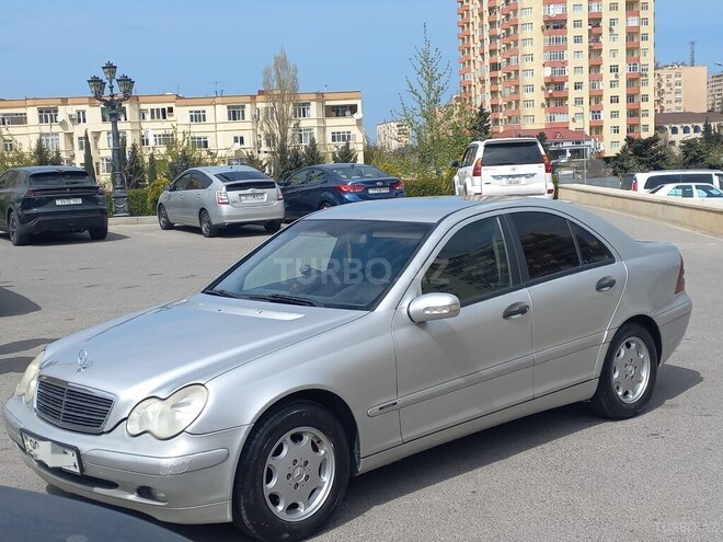 Mercedes C 220 d 2002, 356,009 km - 2.2 l - Bakı