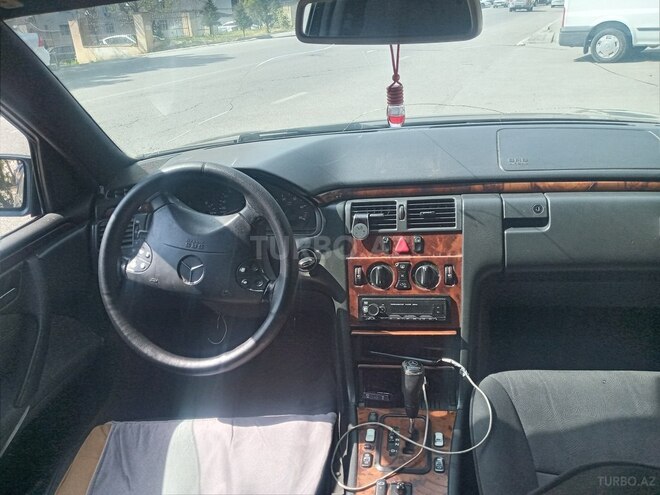 Mercedes E 220 d 1999, 564,300 km - 2.2 l - Bakı