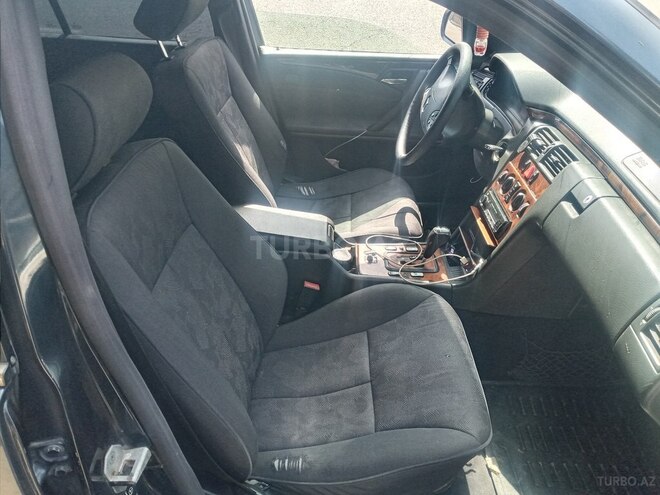 Mercedes E 220 d 1999, 564,300 km - 2.2 l - Bakı