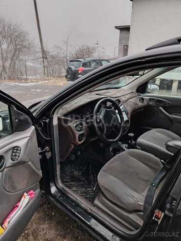 Ford Focus 2001, 275,364 km - 2.0 l - Qax