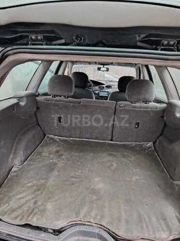 Ford Focus 2001, 275,364 km - 2.0 l - Qax
