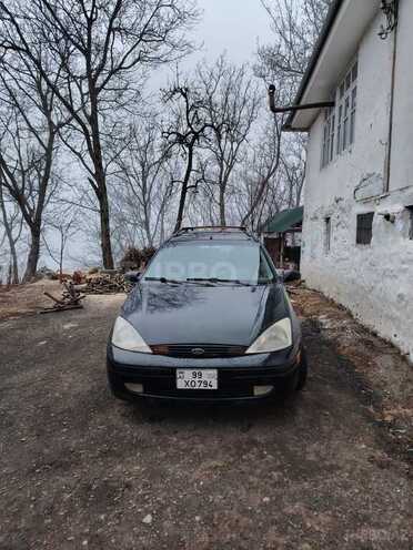 Ford Focus 2001, 275,364 km - 2.0 l - Qax