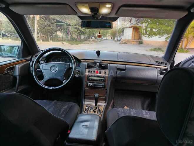 Mercedes E 240 1999, 495,000 km - 2.4 l - Sumqayıt