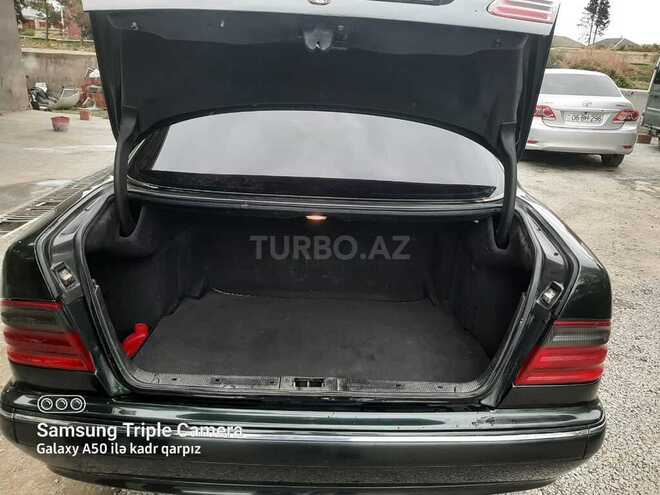 Mercedes E 240 1999, 290,000 km - 2.4 l - Ağsu