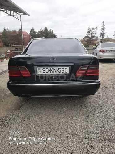 Mercedes E 240 1999, 290,000 km - 2.4 l - Ağsu