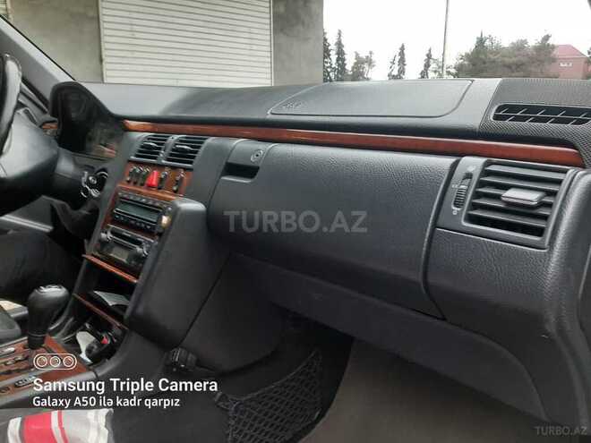 Mercedes E 240 1999, 290,000 km - 2.4 l - Ağsu
