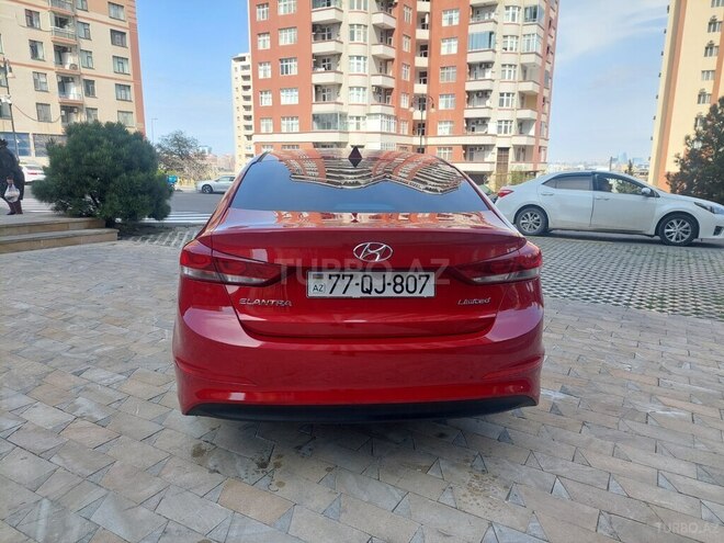 Hyundai Elantra-8