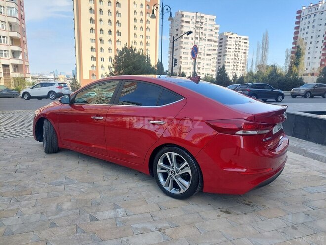 Hyundai Elantra-6