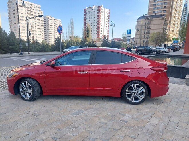 Hyundai Elantra-7