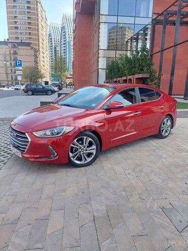 Hyundai Elantra-9