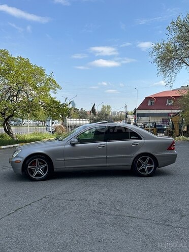 Mercedes C 240 2004, 230,000 km - 2.4 l - Bakı