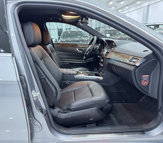Mercedes E 250 2013, 137,600 km - 2.0 l - Bakı