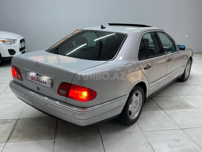 Mercedes E 240 1999, 194,498 km - 2.4 л - Sumqayıt