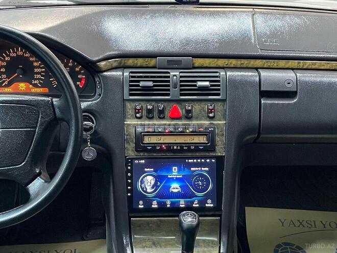 Mercedes E 240 1999, 194,498 km - 2.4 л - Sumqayıt