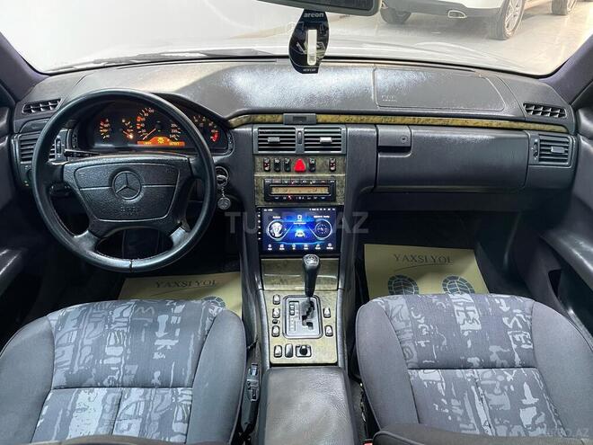 Mercedes E 240 1999, 194,498 km - 2.4 л - Sumqayıt