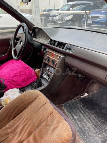 Mercedes E 230 1989, 300,000 km - 2.3 l - Bakı