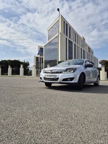 Opel Astra 2006, 220,000 km - 1.4 l - Bakı